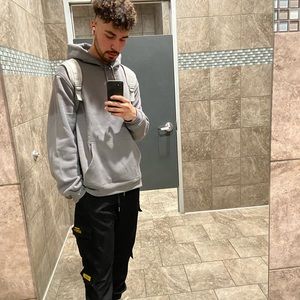 Meet your Posher, Troy